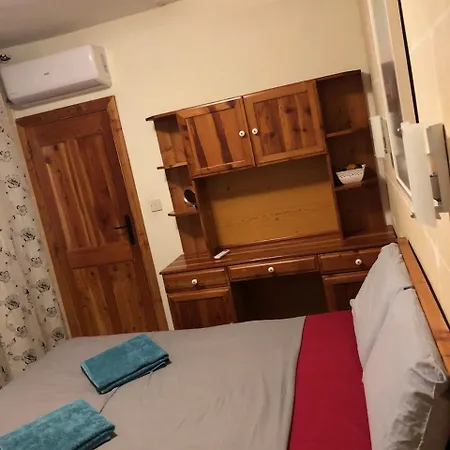 Cozy Beachside Xlendi