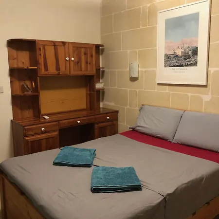 Cozy Beachside Appartement Xlendi
