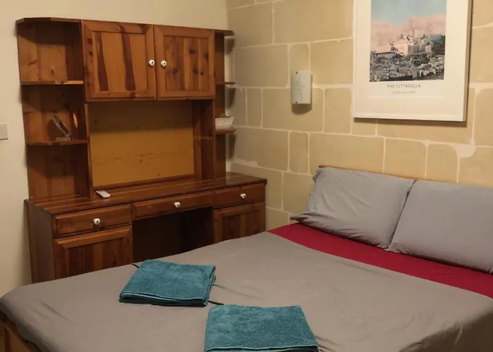 Cozy Beachside Apartament Xlendi